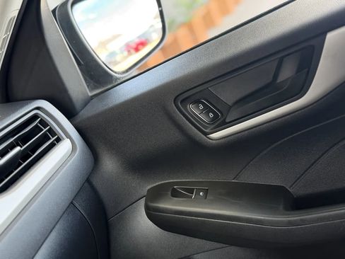 Used 2022 Ford Escape SE w/ SE Sport Appearance Package image 37