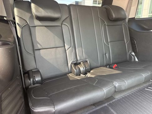 Used 2018 Chevrolet Tahoe LT w/ Luxury Package RWD image 9