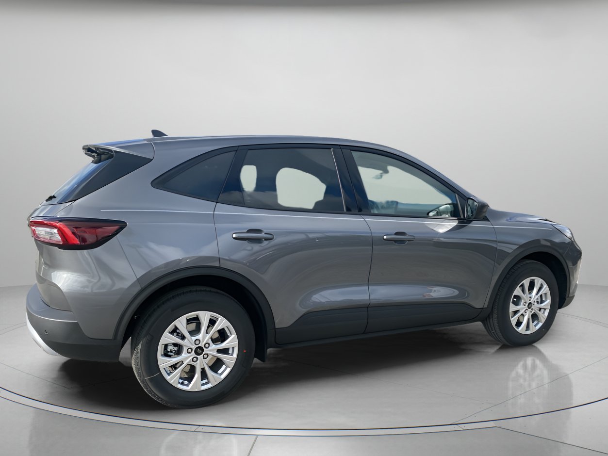 Used 2026 Ford Escape Active w/ Active Premium Tech Pack FWD image 3