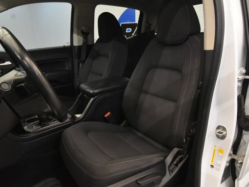 Used 2018 GMC Canyon SLE image 10