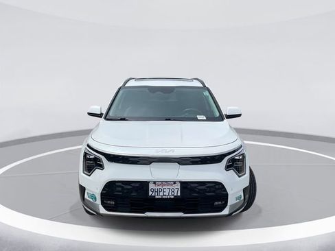 Used 2023 Kia Niro Wave FWD image 2