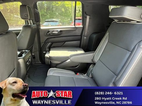 Used 2025 Chevrolet Suburban Premier AWD/4WD image 25