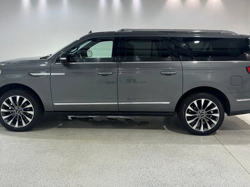 Used 2021 Lincoln Navigator L Reserve RWD image 2