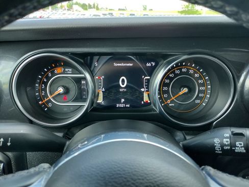Used 2023 Jeep Wrangler Unlimited Sahara AWD/4WD image 27