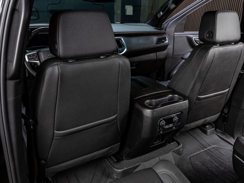 Used 2023 Chevrolet Tahoe Z71 w/ Luxury Package AWD/4WD image 32