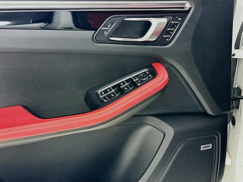 Used 2020 Porsche Macan S image 19