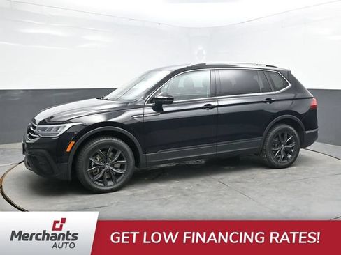 Used 2024 Volkswagen Tiguan SE FWD image 3