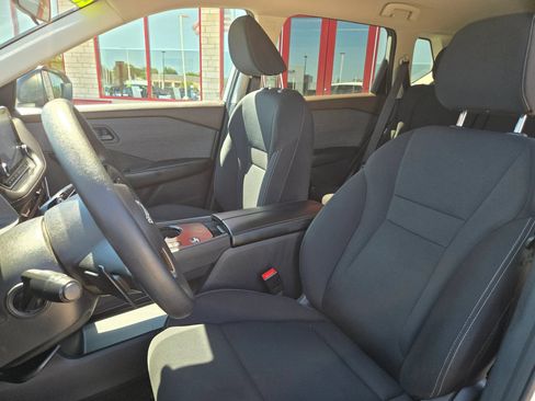 Used 2023 Nissan Rogue S FWD image 11