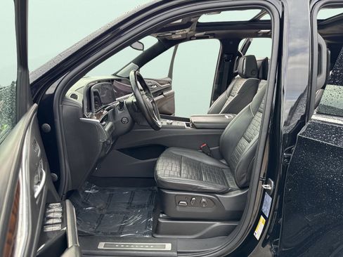 Used 2022 Cadillac Escalade ESV Premium Luxury Platinum w/ Heavy-Duty Trailer Package image 10