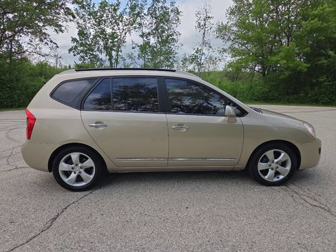 Used 2007 Kia Rondo EX FWD image 8