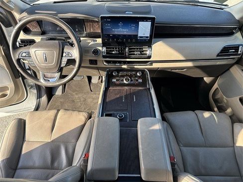 Used 2023 Lincoln Navigator Reserve image 25