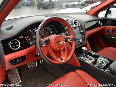 Used 2019 Bentley Bentayga AWD/4WD image 15