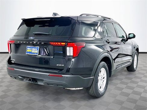 New 2026 Ford Explorer Active image 4