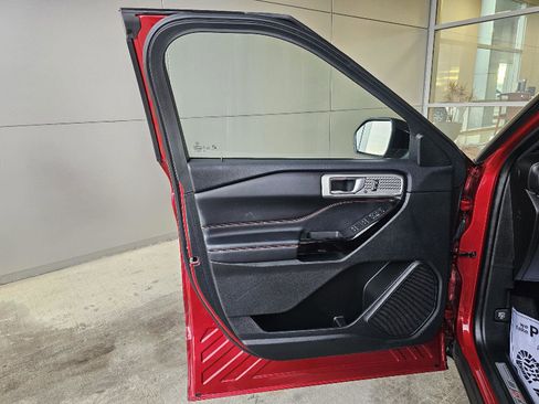 Used 2023 Ford Explorer ST-Line image 18