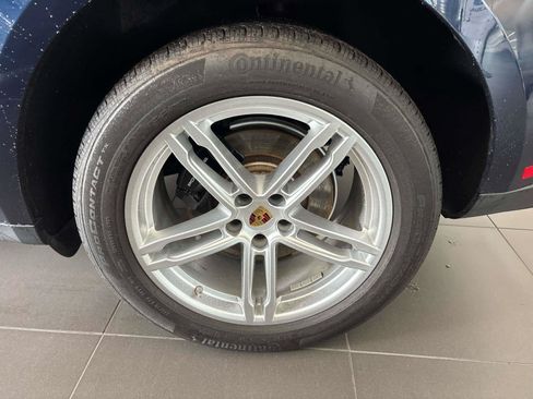 Used 2023 Porsche Macan AWD/4WD image 5