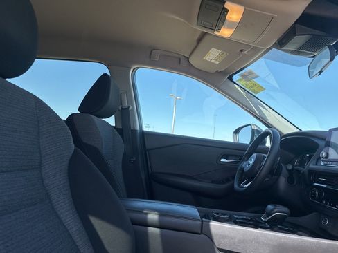 Certified 2021 Nissan Rogue SV image 25