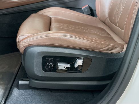 Used 2020 BMW X5 M50i w/ Executive Package image 20