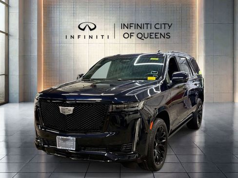 Used 2024 Cadillac Escalade Sport w/ LPO, ONYX Package AWD/4WD image 3