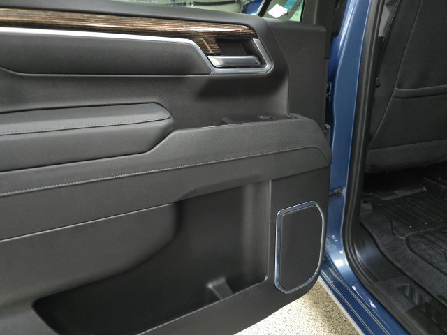 Used 2026 GMC Sierra 1500 Elevation w/ Elevation Premium Package AWD/4WD image 9