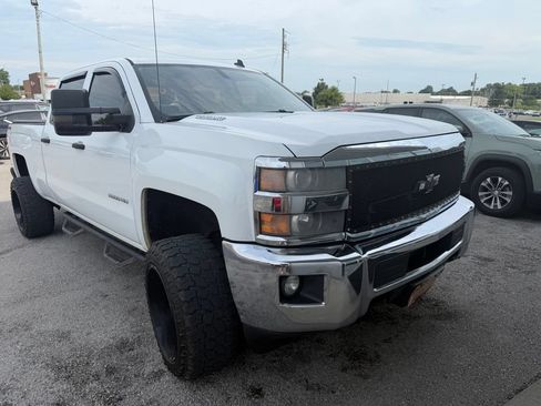 Used 2015 Chevrolet Silverado 2500 LT w/ LT Fleet Convenience Package AWD/4WD image 2