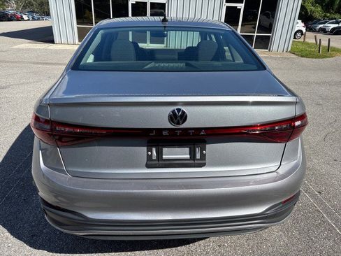 Used 2025 Volkswagen Jetta S image 8
