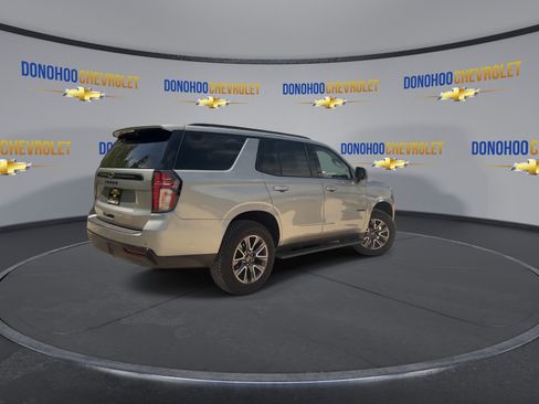 Used 2024 Chevrolet Tahoe Z71 w/ Luxury Package AWD/4WD image 8