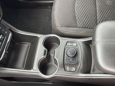 Used 2018 GMC Terrain SLE w/ Driver Convenience Package FWD image 28