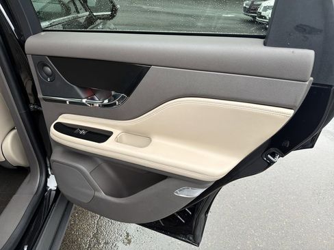 Used 2020 Lincoln Corsair Reserve w/ Equipment Group 201A image 16