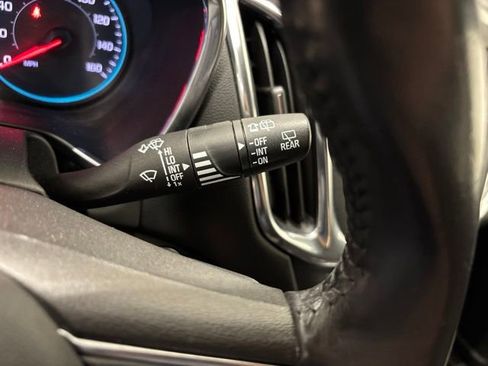 Used 2019 Chevrolet Equinox LT w/ Driver Convenience Package FWD image 29