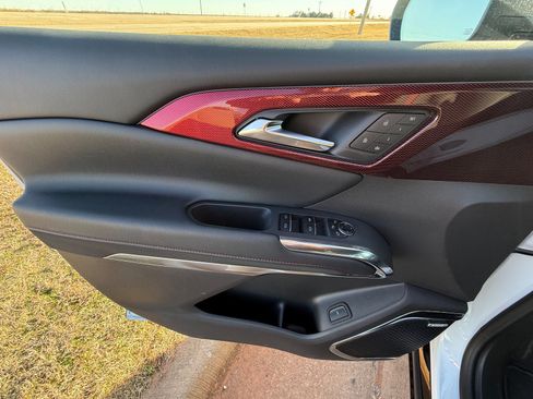 New 2026 Chevrolet Traverse RS image 12