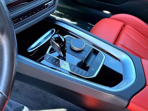 Certified 2022 BMW Z4 M40i w/ Premium Package image 17