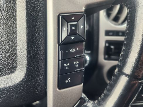 Used 2017 Ford Expedition Limited image 19