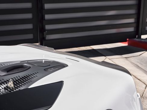 Used 2024 McLaren Artura RWD image 10