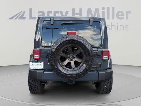 Used 2017 Jeep Wrangler Unlimited Sahara w/ Max Tow Package AWD/4WD image 4