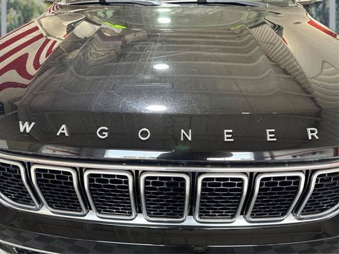 Used 2024 Jeep Wagoneer Series III AWD/4WD image 24
