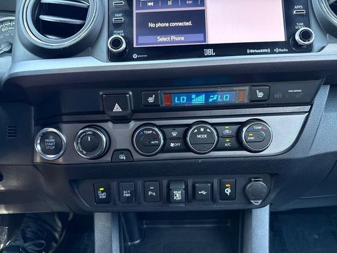 Used 2020 Toyota Tacoma TRD Off-Road w/ TRD Premium Off Road Package AWD/4WD image 25