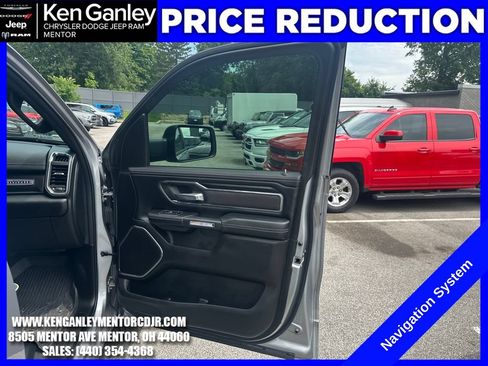 Used 2024 RAM 1500 Laramie AWD/4WD image 24