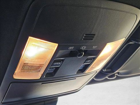 Used 2017 Toyota RAV4 SE image 30