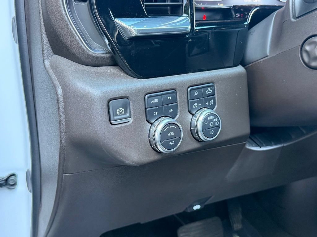 Used 2024 GMC Sierra 1500 SLT w/ SLT Premium Plus Package AWD/4WD image 26
