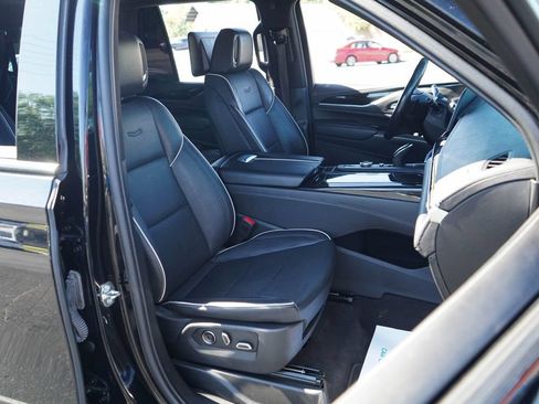Used 2023 Cadillac Escalade Sport AWD/4WD image 13