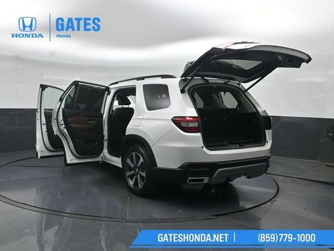 Certified 2025 Honda Pilot Elite image 58