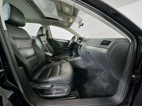 Used 2018 Volkswagen Jetta SE image 30