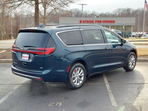 Used 2022 Chrysler Pacifica Touring-L image 24