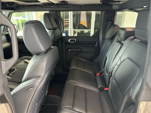 Used 2025 Ford Bronco Badlands AWD/4WD image 22