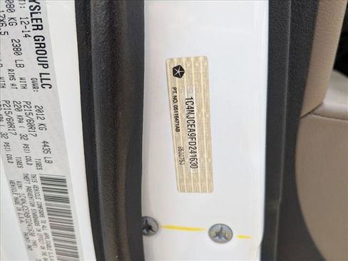 Used 2015 Jeep Compass High Altitude FWD image 25