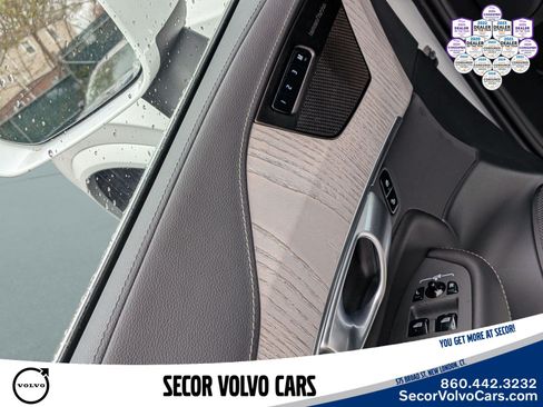 Certified 2024 Volvo XC90 T8 Ultimate AWD/4WD image 9