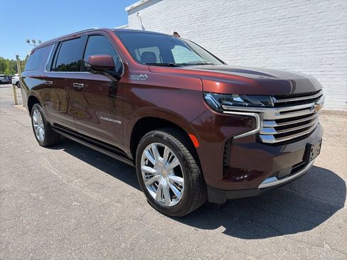 Used 2022 Chevrolet Suburban High Country AWD/4WD image 8