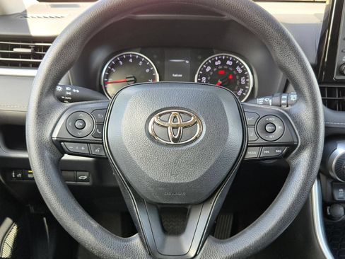 Used 2022 Toyota RAV4 XLE w/ Convenience Package FWD image 21