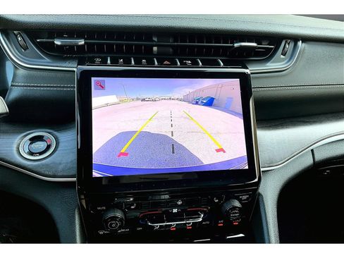 Certified 2024 Jeep Grand Cherokee Limited AWD/4WD image 25