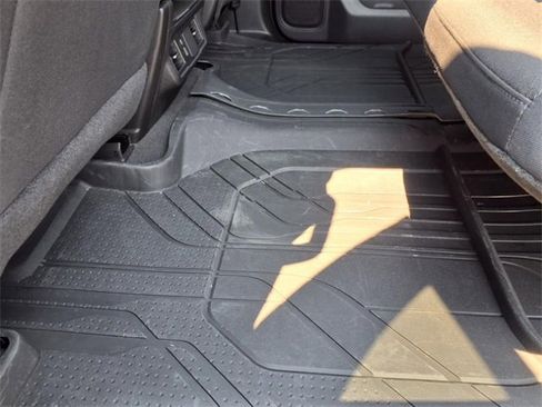 Used 2024 Chevrolet Silverado 1500 Custom image 28